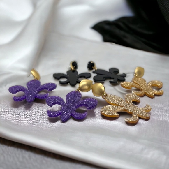 Fleur-tastic Oversized Earrings: Rock Your Louisiana Spirit in Style! NWT - Picture 7 of 10